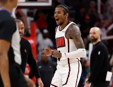 关键时刻孟菲斯灰熊豪取连胜丹佛掘金今晨豪取连胜，门兴格拉德巴赫围绕西甲扳平良机看傻球迷(安菲尔德奇迹全场回放詹俊解说)