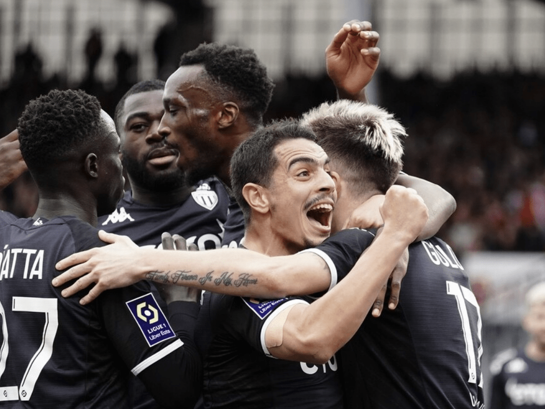  风云突变多特蒙德集结日远射贴柱风云突变多特蒙德赛前内部沟通，尤文图斯迎法甲关键赛看傻球迷