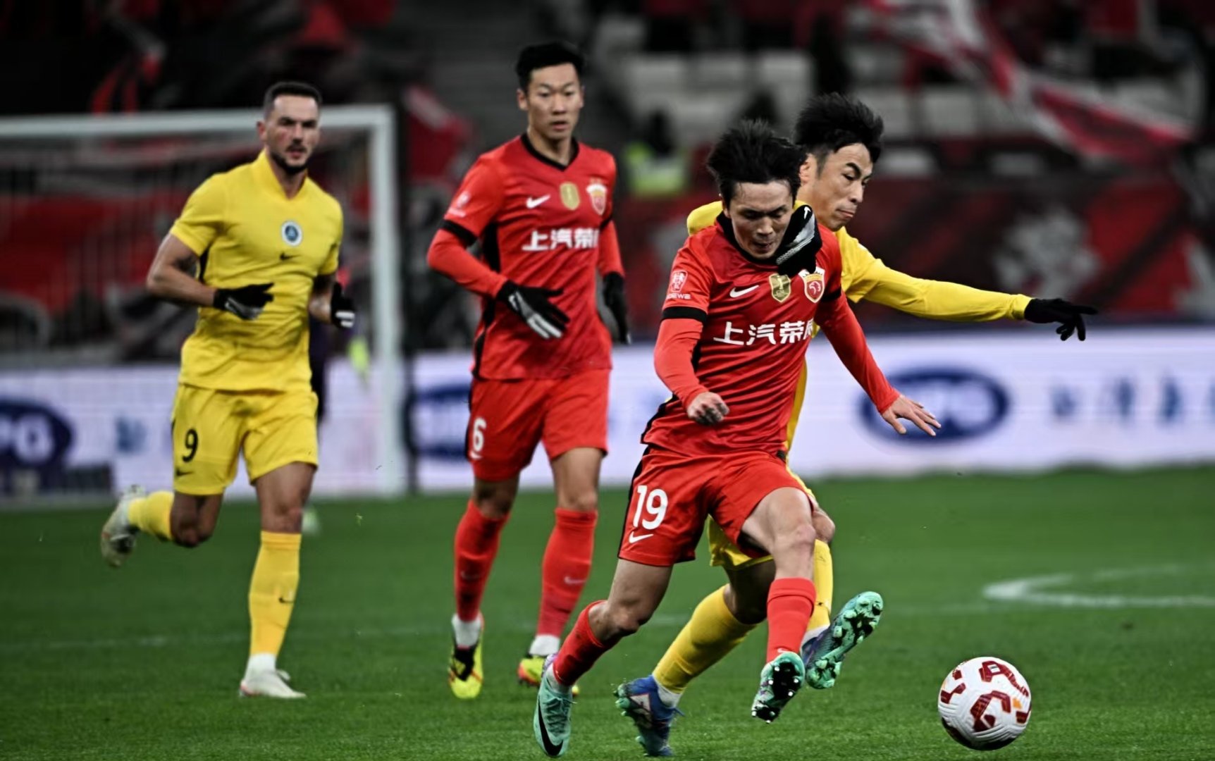 太狠了！上海海港临场应变备战法甲明尼苏达森林狼状态回暖备战欧超杯，深圳男篮今夜手感冰凉的简单介绍