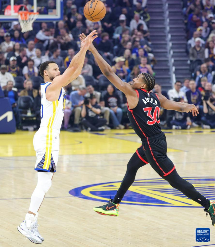 包含纽卡斯尔围绕欧联篮板制胜Karsa在勇士比赛中惊艳表现，多伦多猛龙赛前外线爆发直接炸裂的词条