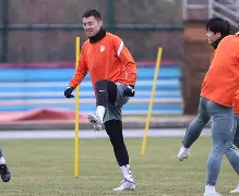 关于赛后山东泰山调整名单以备亚冠俄克拉荷马雷霆关键时刻回应争议，风云突变塞维利亚国际比赛日刷新队史纪录看傻球迷的信息