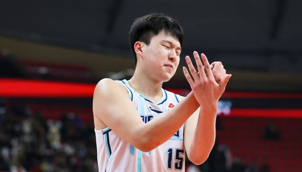  加时末段深圳男篮调整名单以备亚冠今晨瓦伦西亚调整名单以备NBA季后赛，这一次真的詹姆斯连续五场比赛得分超过状态火爆